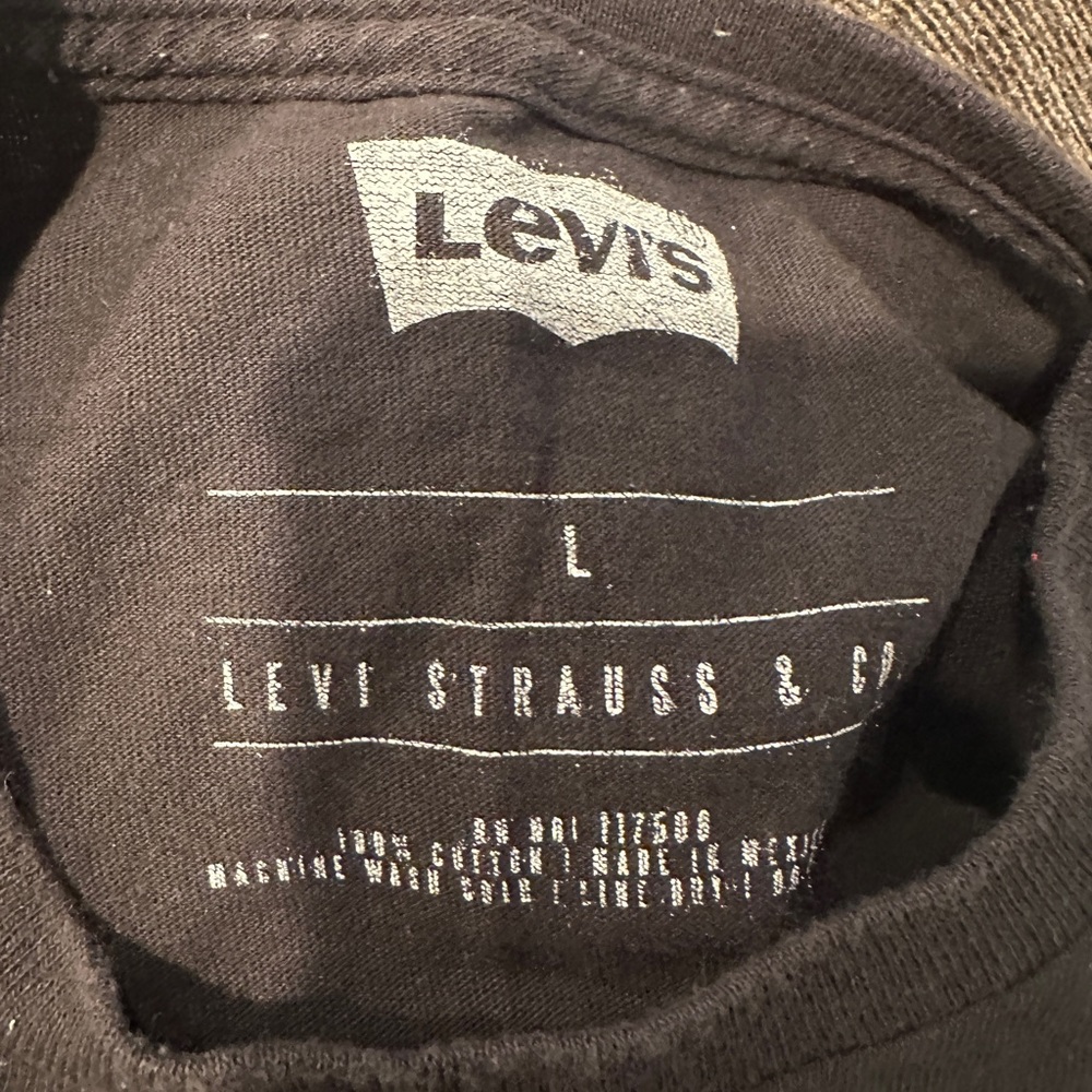 Levis - Picture 4 of 5